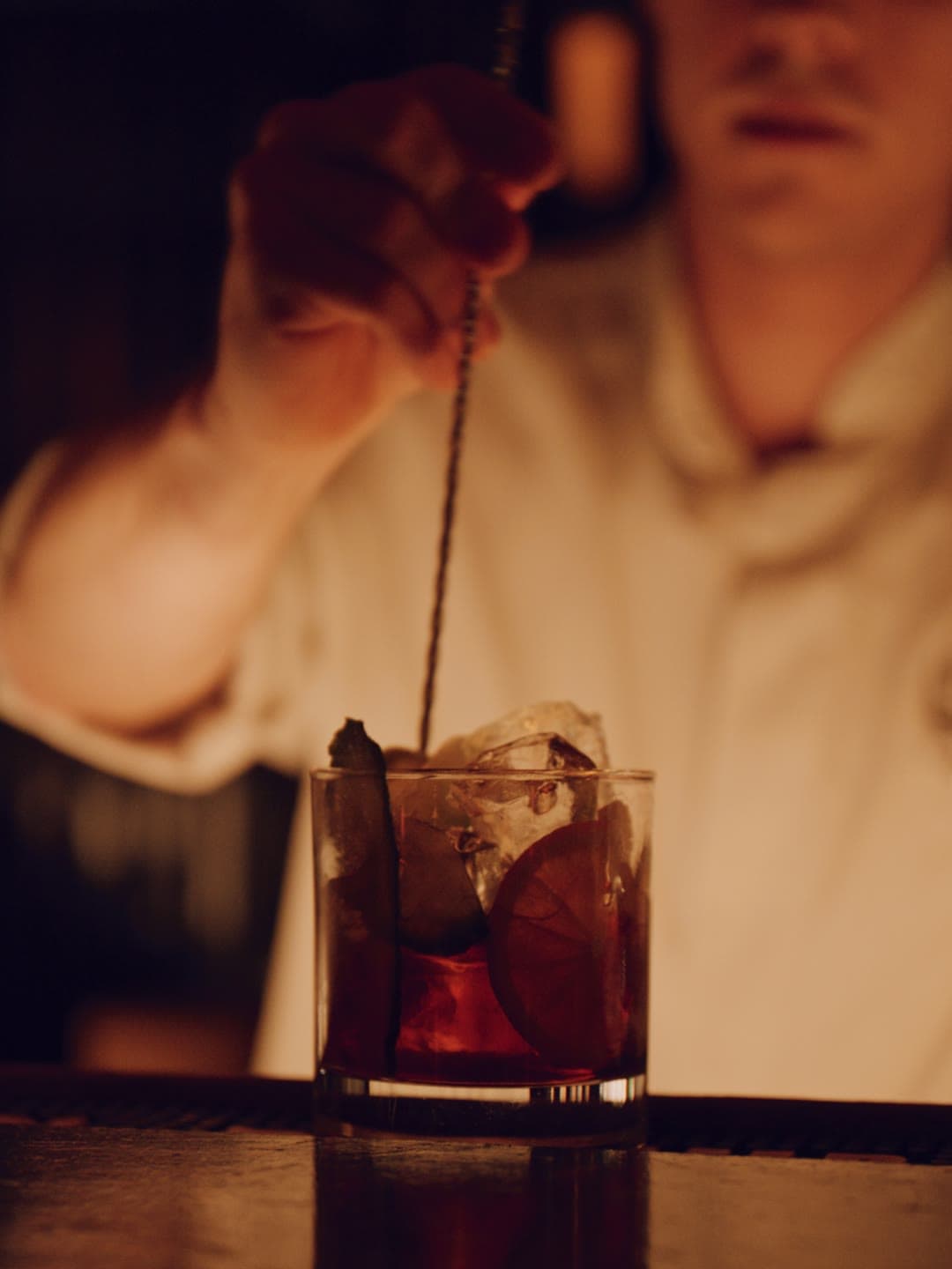 Havana Club München, Bartender beim Rühren